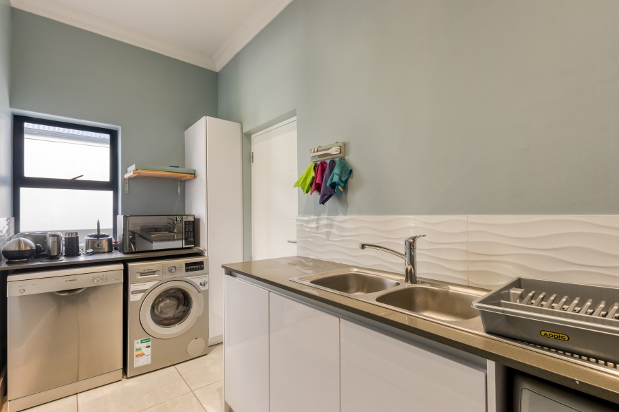 To Let 4 Bedroom Property for Rent in Aan de Wijnlanden Western Cape